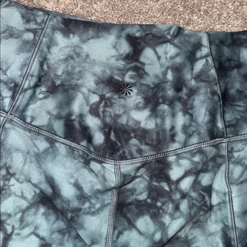 Athleta small salutation 7/8 tie dye leggings womens athletic gym workout - Picture 8 of 8
